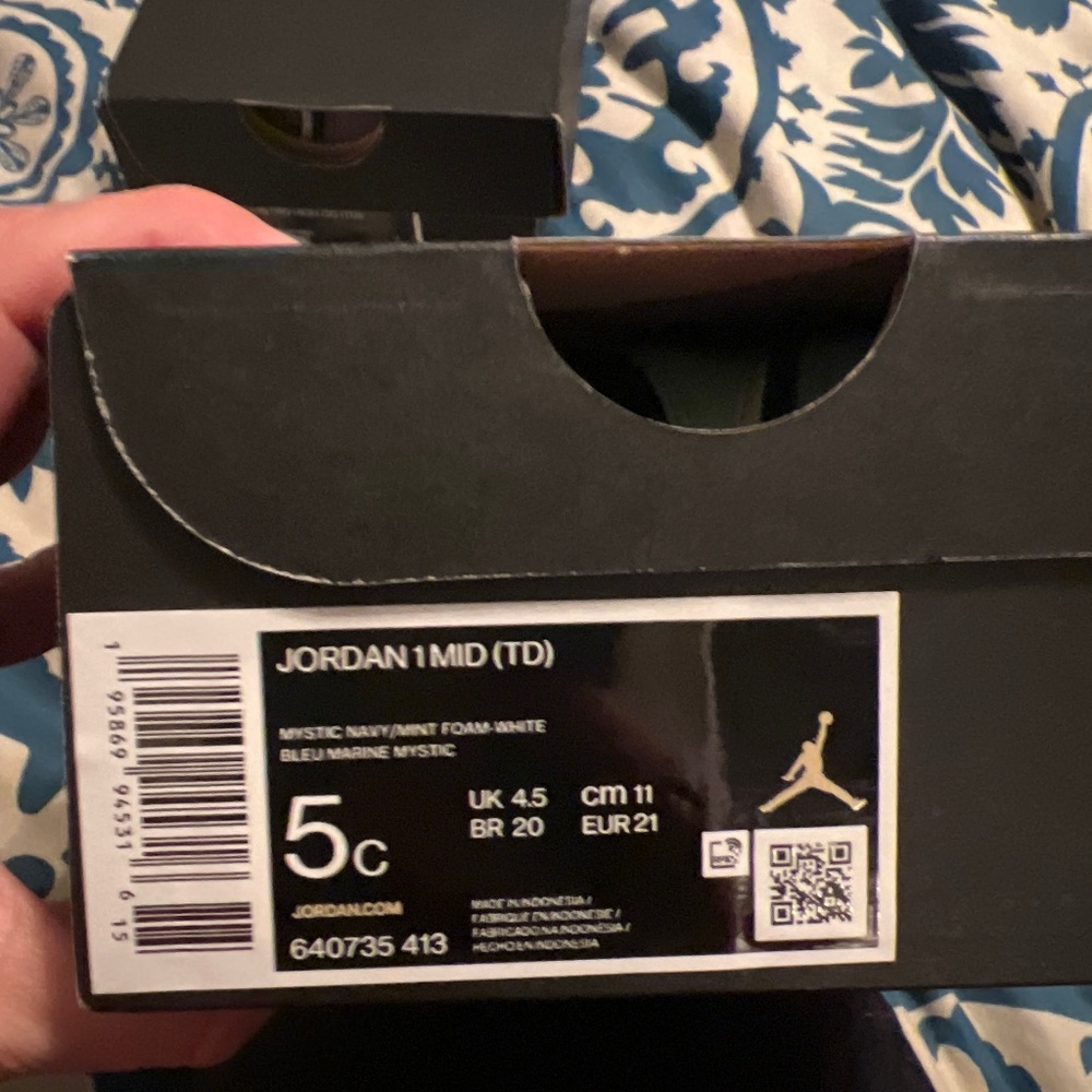 Jordan 1 Mid - Picture 5 of 5
